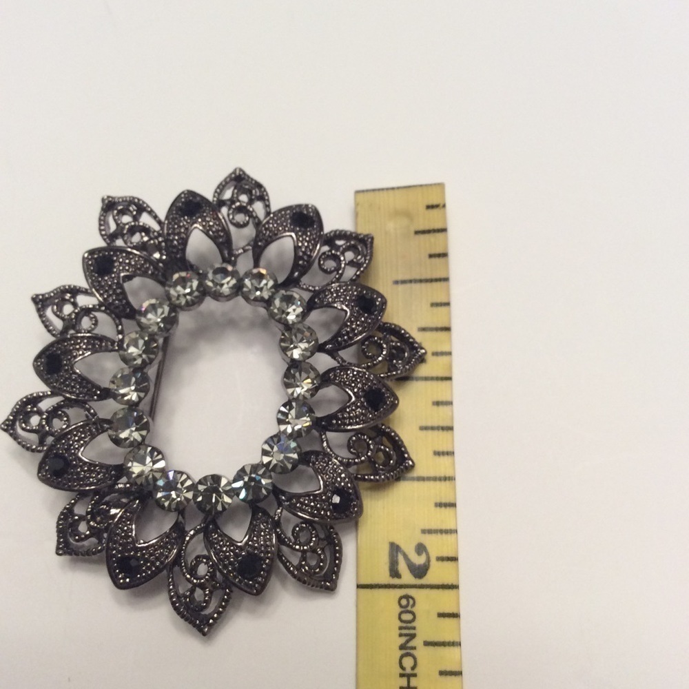 My Beautiful Oval Rhinestone Brooch - Picture 4 of 5